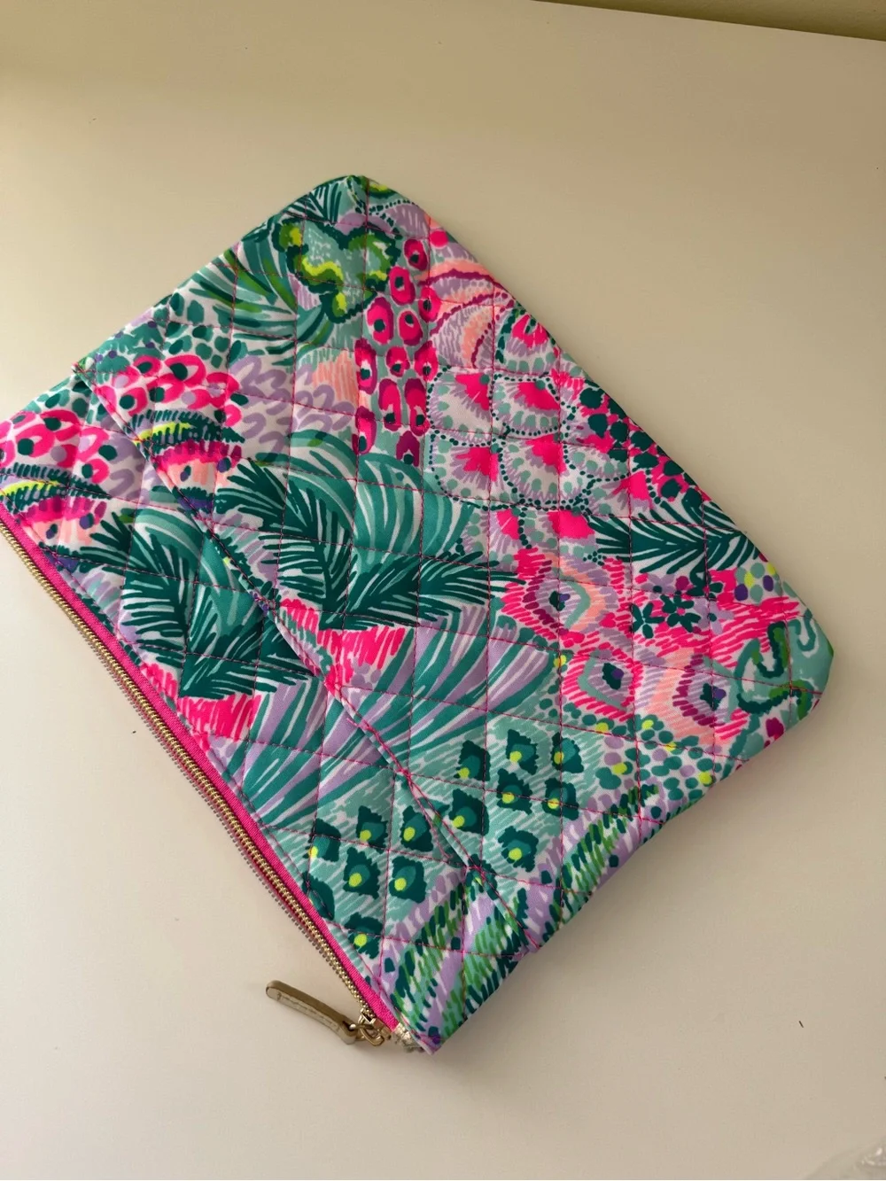 Brand New Lilly Pulitzer Quilted Pouch in Banana Split